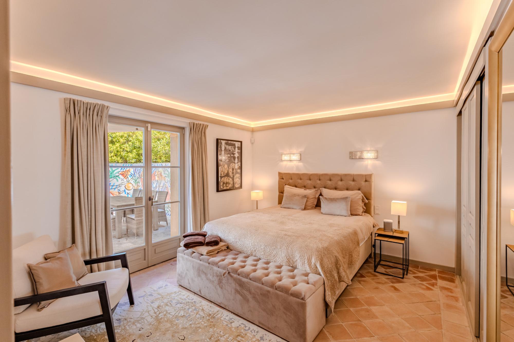 Villa Cherished — 6